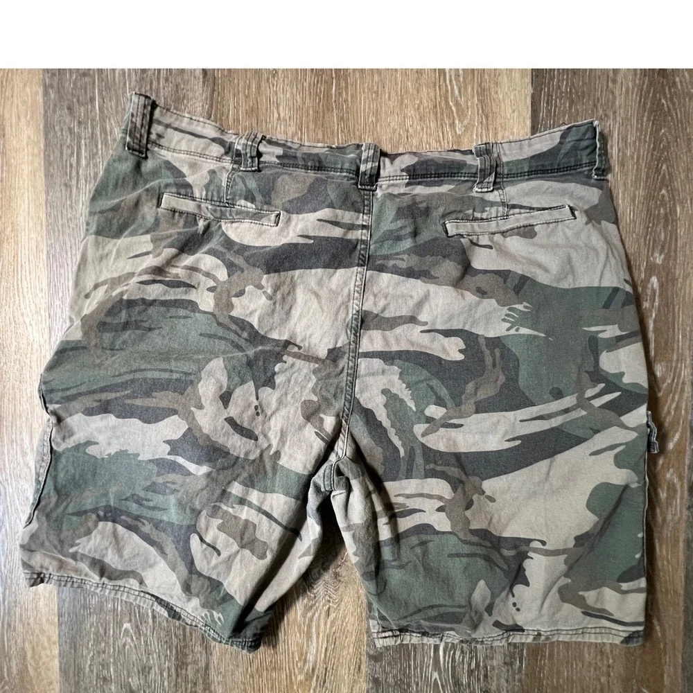 Wrangler Cargo Shorts Mens 42 Green Camo Relaxed Fit Cotton Stretch Utility